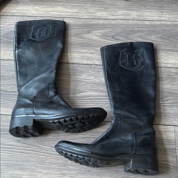 Hunter black  size 6 leather boots with crest logo - Picture 1 of 9